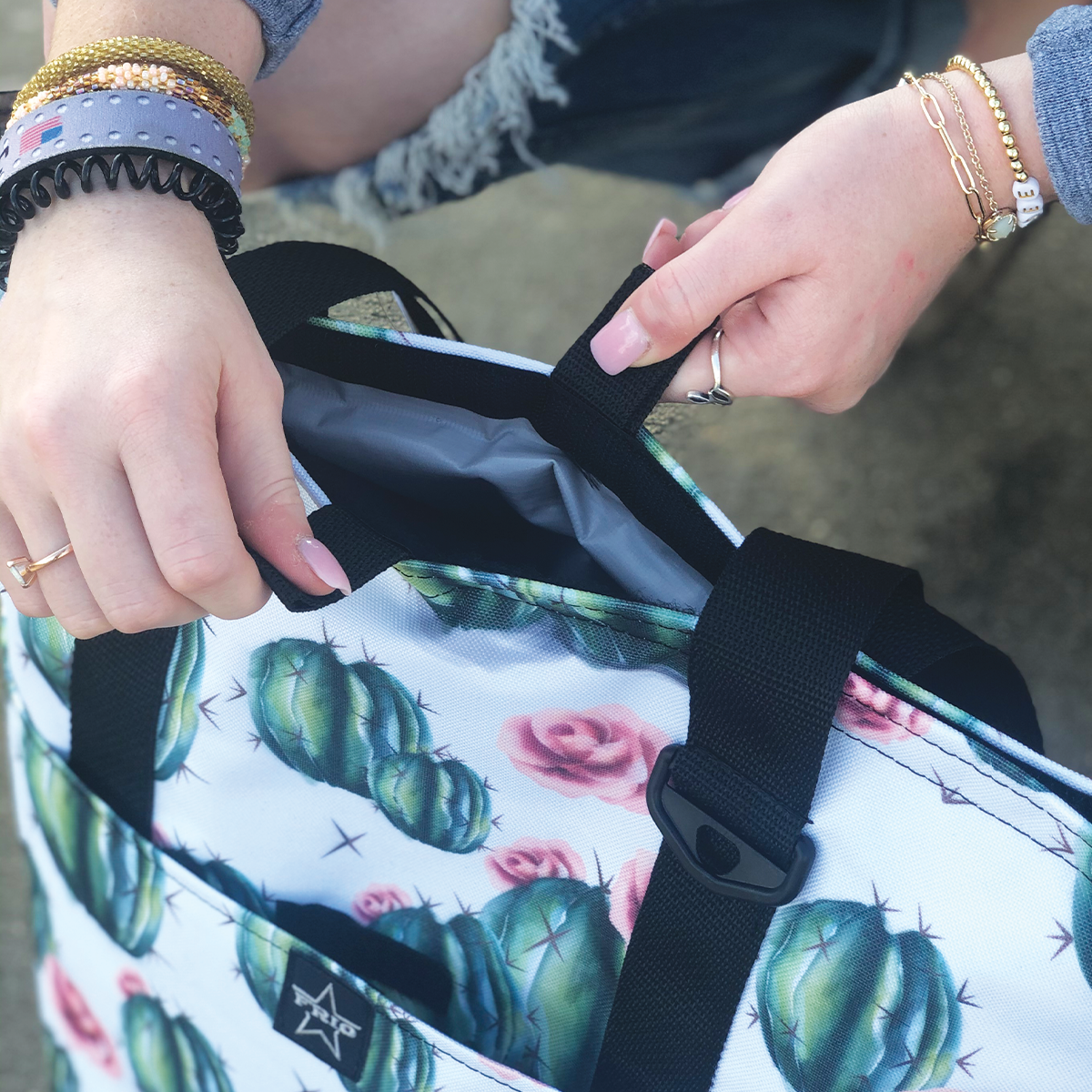 Pull Top 14 Softside Cooler Tote