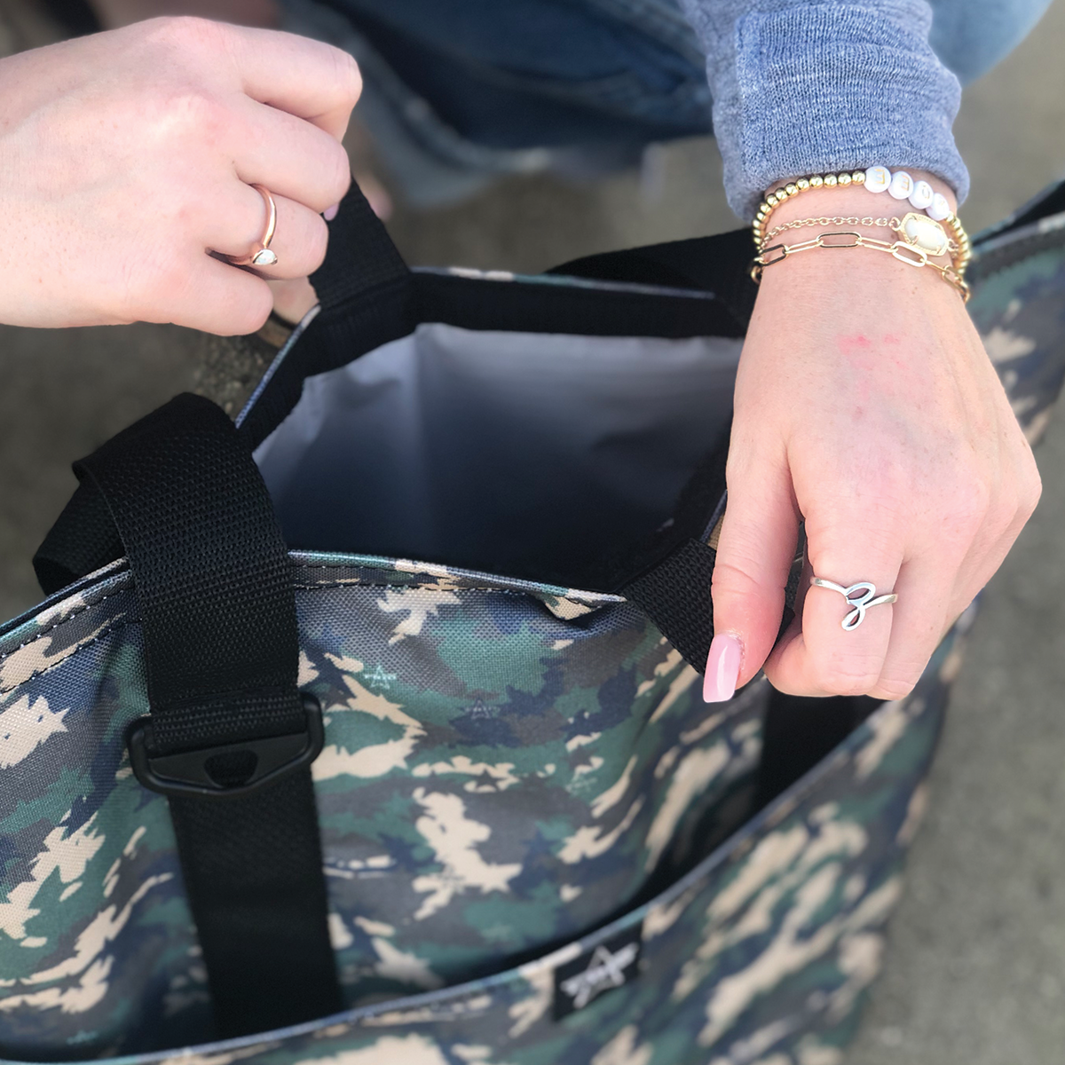 Pull Top 14 Softside Cooler Tote